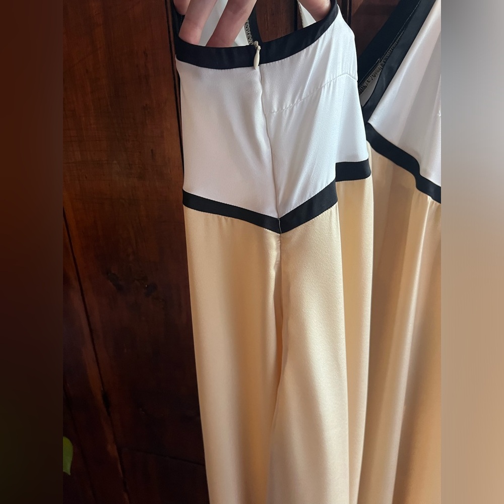 Beach Dress - Picture 7 of 8